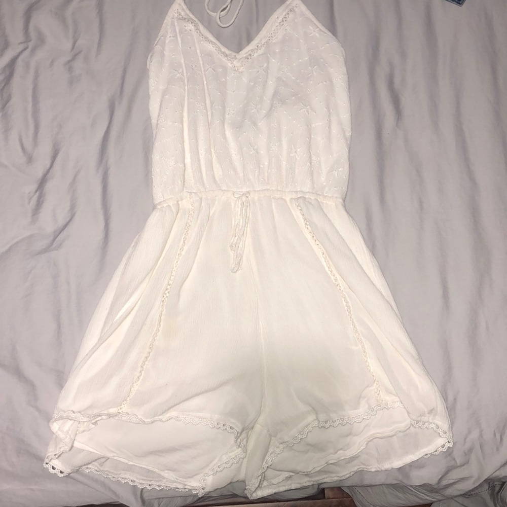 Cute white romper!